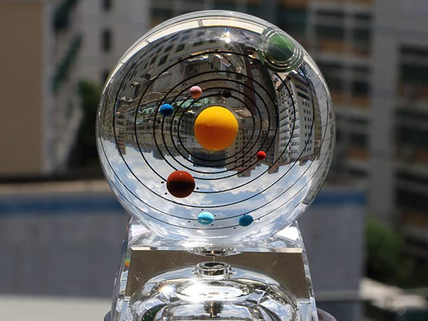 Comment choisir une boule de cristal système solaire ?