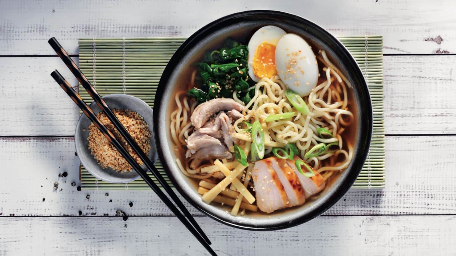 Lot De 4 Bols à Ramen Japonais 1200 Ml Avec Cuillères Et Baguettes - Noir, Incassable, Lave-vaisselle Safe