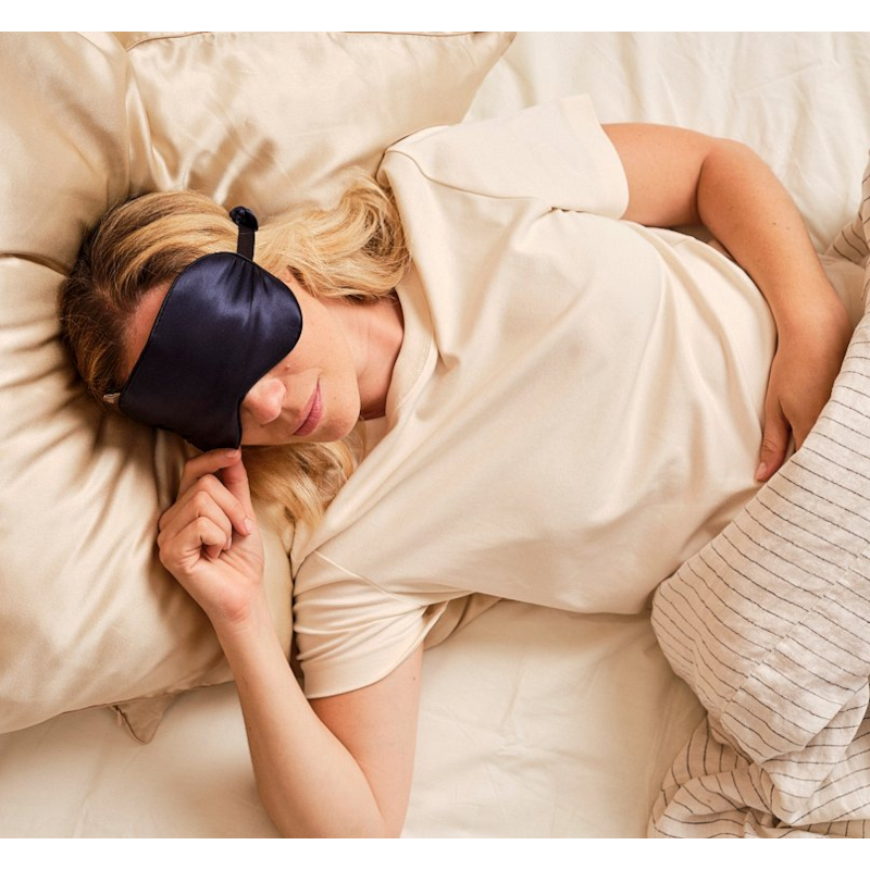 Masque de sommeil en soie bleu nuit